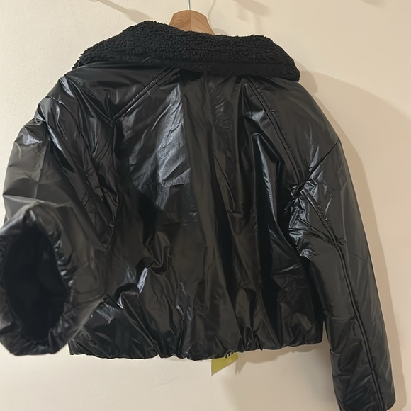 All in motion Puffer Jacket - Picture 7 of 7